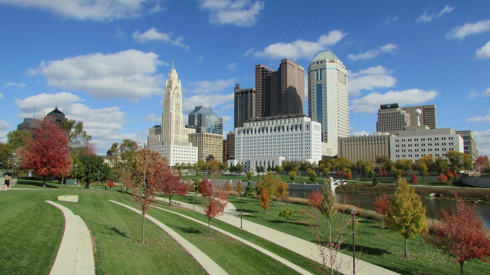 Downtown Columbus, Ohio skyline along the Scioto River
